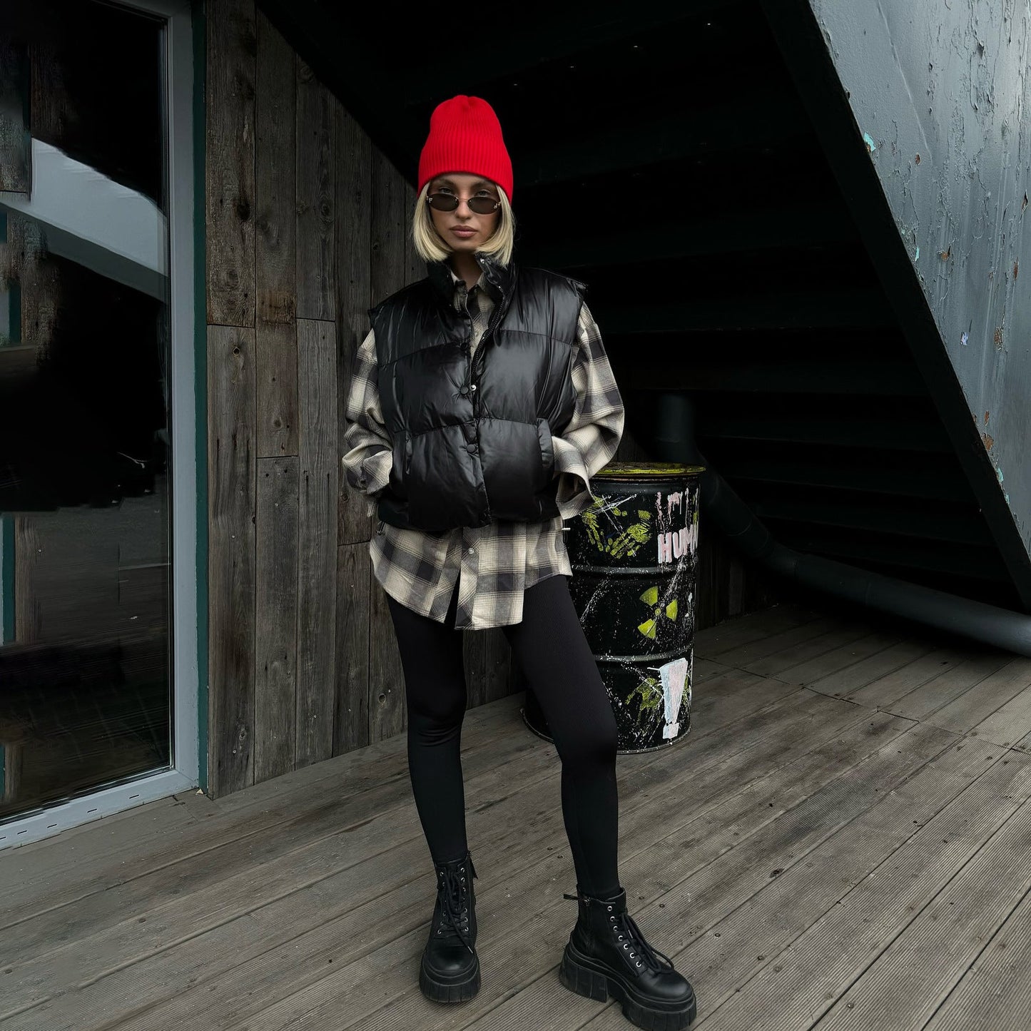 Women's casual vest with high collar and practical zipper NOVAE