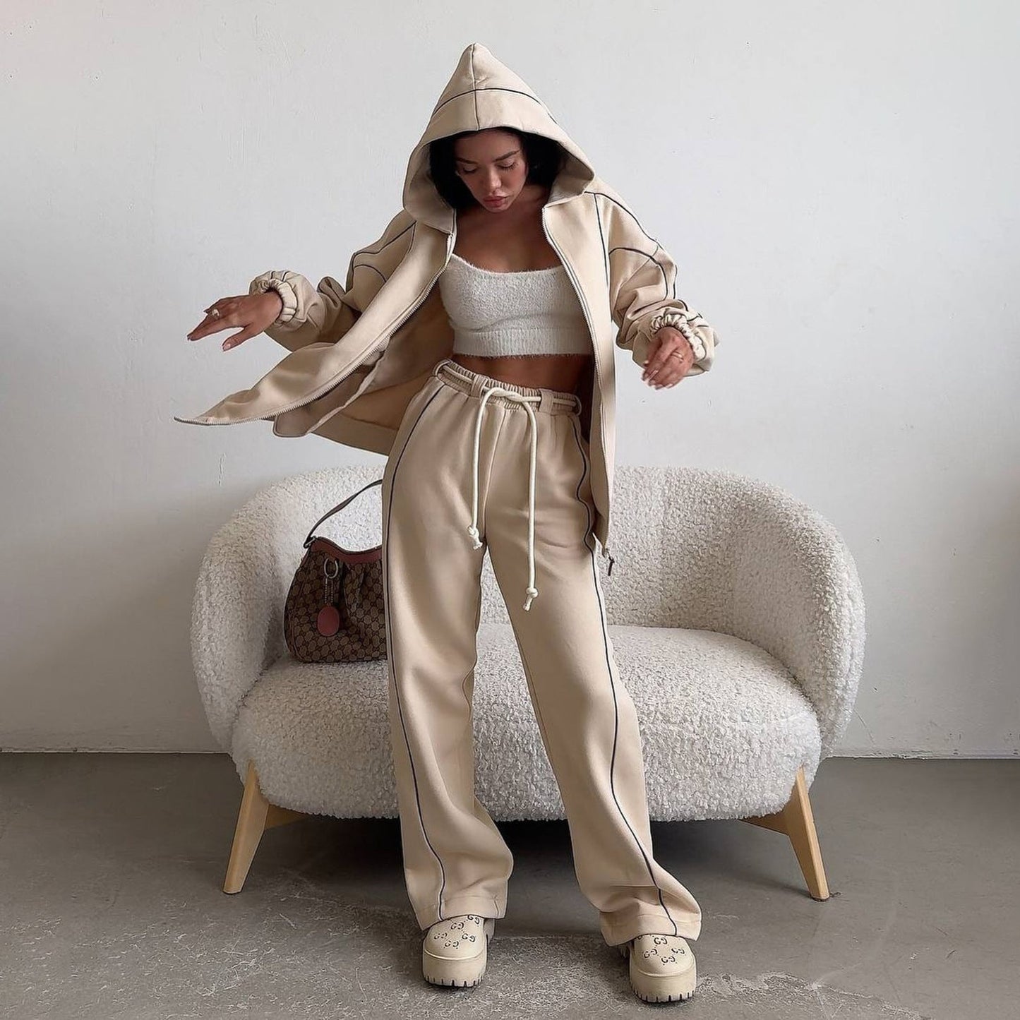 Women's casual tracksuit with oversized hoodie and jogging pants NOVAE