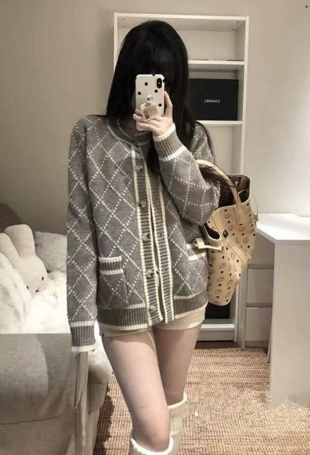 Women's fashionable knit cardigan with elegant diamond pattern and gold buttons NOVAE