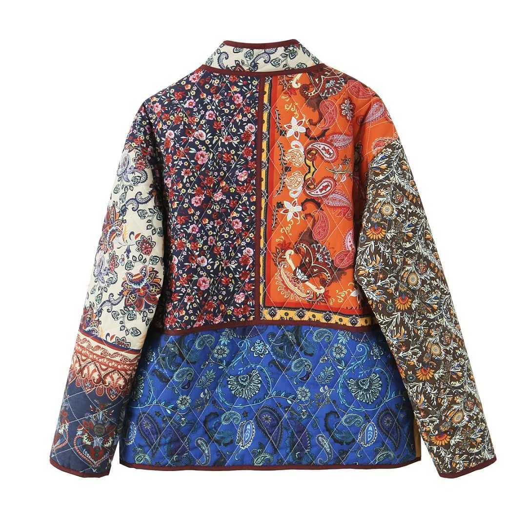 Women's quilted patchwork jacket with practical pockets and colorful pattern NOVAE