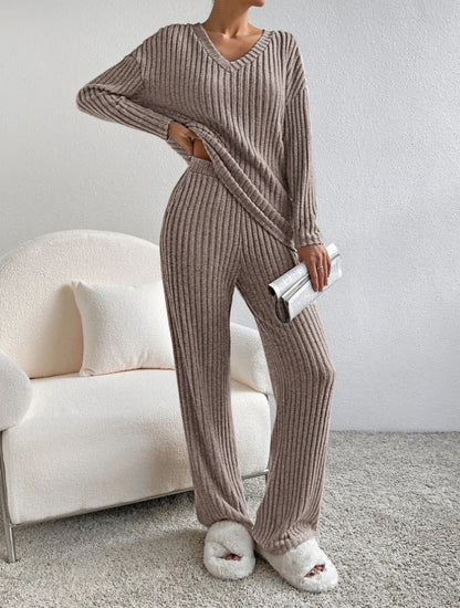 Women's Casual Knit Lounge Set in Soft, Ribbed Material NOVAE