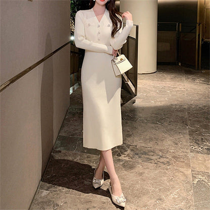 Women's Elegant Maxi Dress with V-Neck and Button Details NOVAE