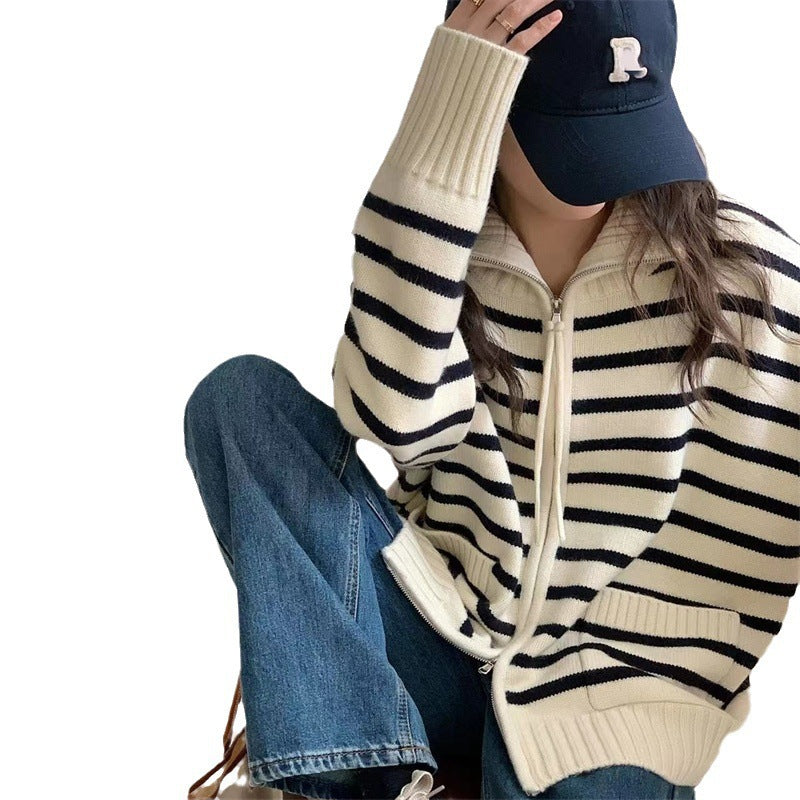 Women's cardigan with a modern striped pattern and practical pockets NOVAE