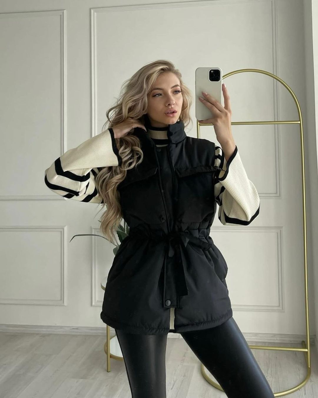 Women's sporty vest with hood and drawstring waist NOVAE