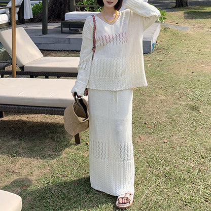 Women's airy knit top with V-neck and batik pattern NOVAE