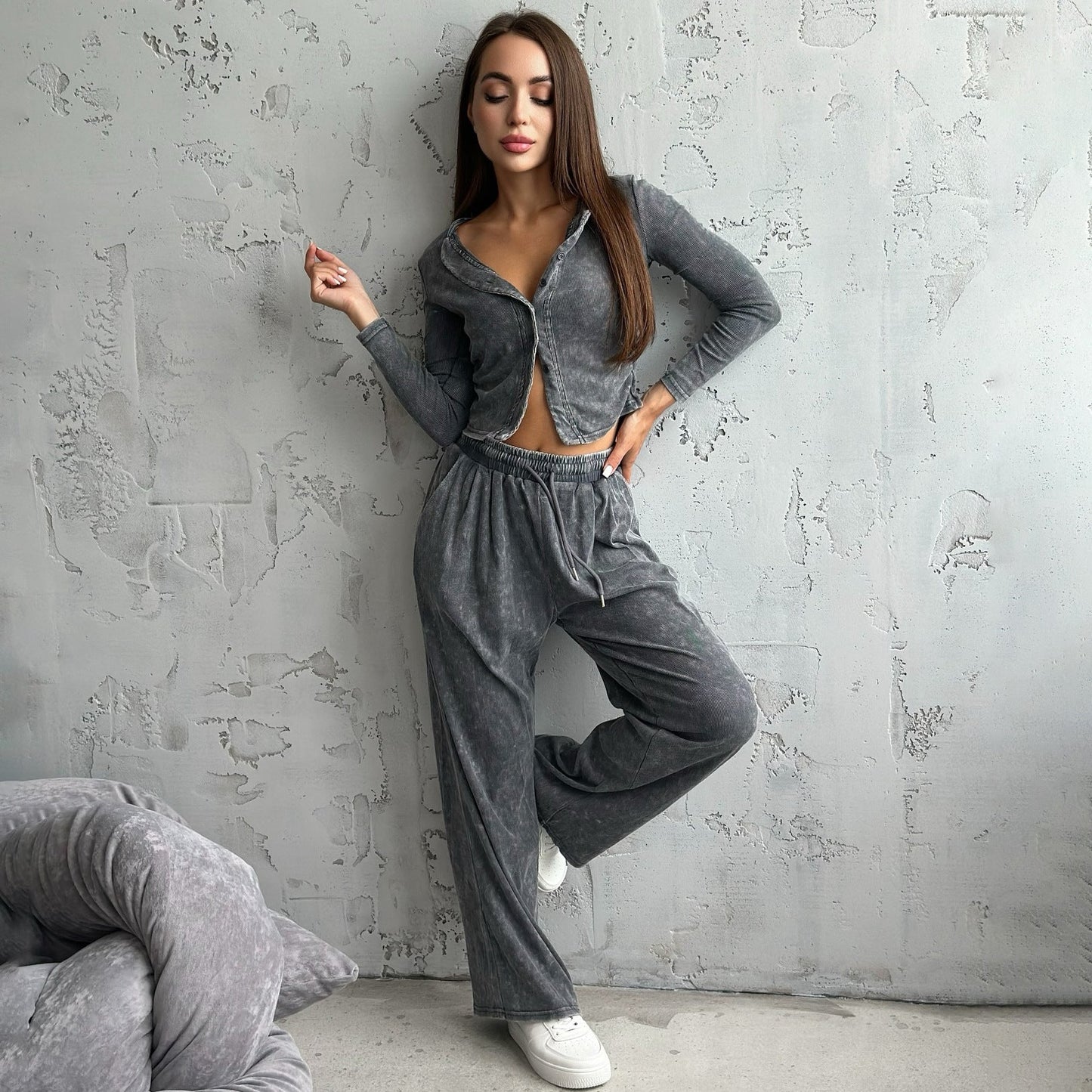 Women's sporty leisure set with cropped jacket and wide-leg trousers NOVAE