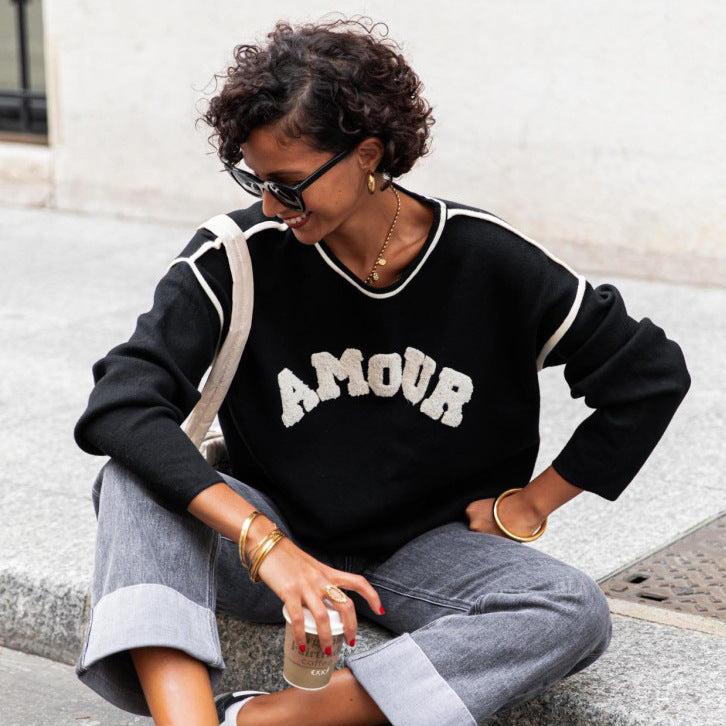 Women's casual sweatshirt with striking NOVAE lettering