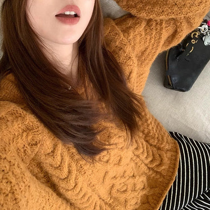 Women's chunky knit sweater with a relaxed fit and generous sleeves NOVAE