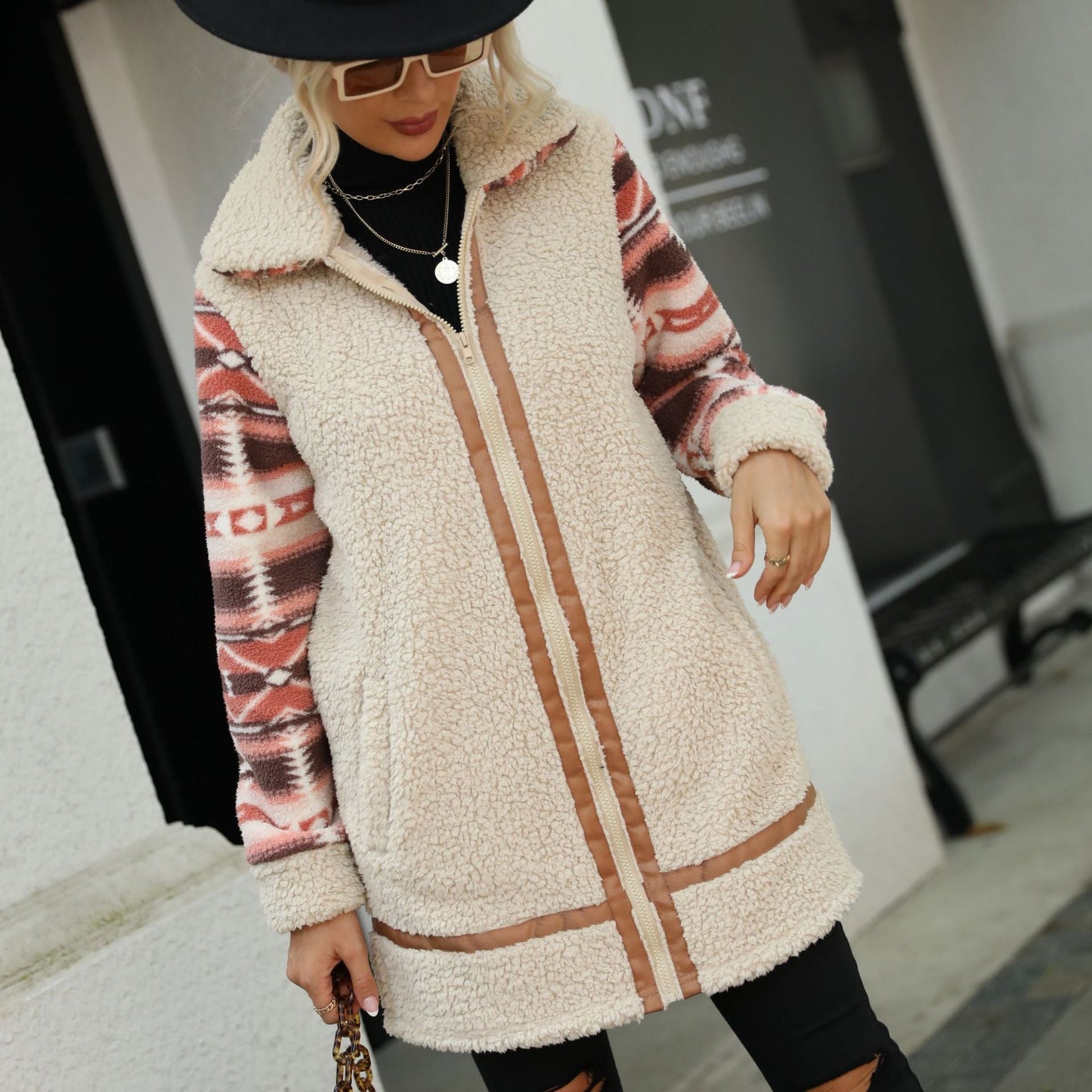 Women's fleece-lined long jacket with fashionable pattern and practical integrated pockets NOVAE