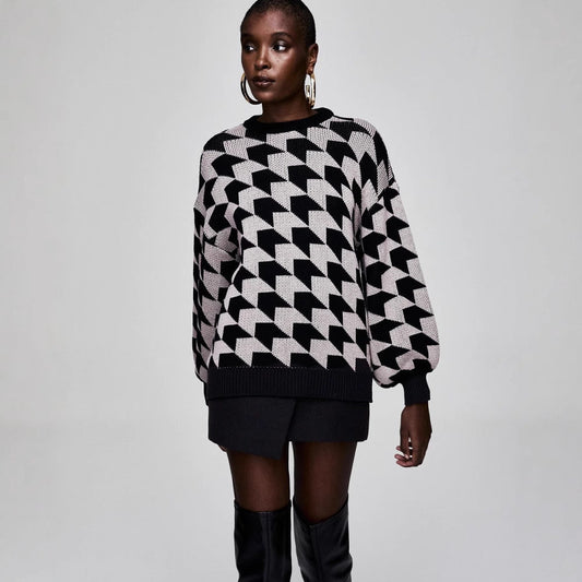 Women's geometric knit sweater with a relaxed fit and trendy trumpet sleeves NOVAE
