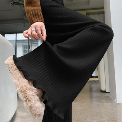 Women's Flowing Knit Trousers with Soft Material and Elegant Hem NOVAE