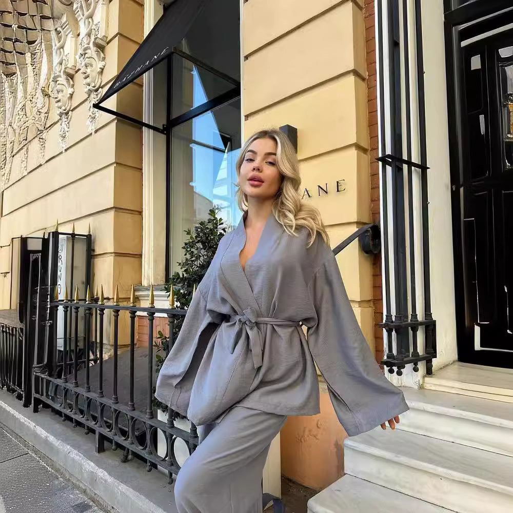 Women's set consisting of a lightweight blazer and wide-leg trousers in a floral design NOVAE