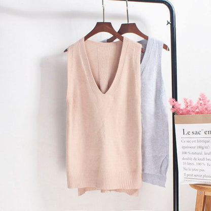 Women's sleeveless knit top with V-neck and fine knit texture NOVAE