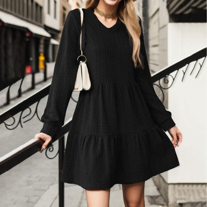 Women's casual V-neck dress with voluminous hem and long sleeves NOVAE