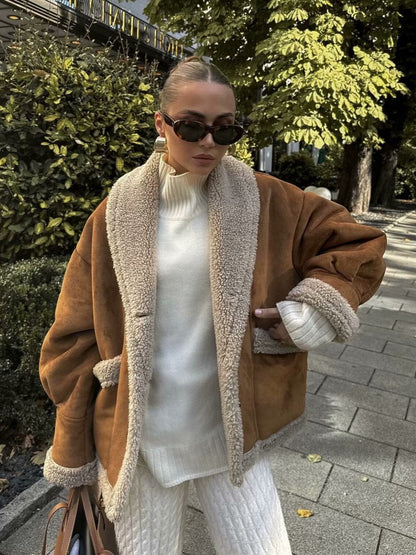 Women's quilted jacket with soft lining and practical pockets NOVAE