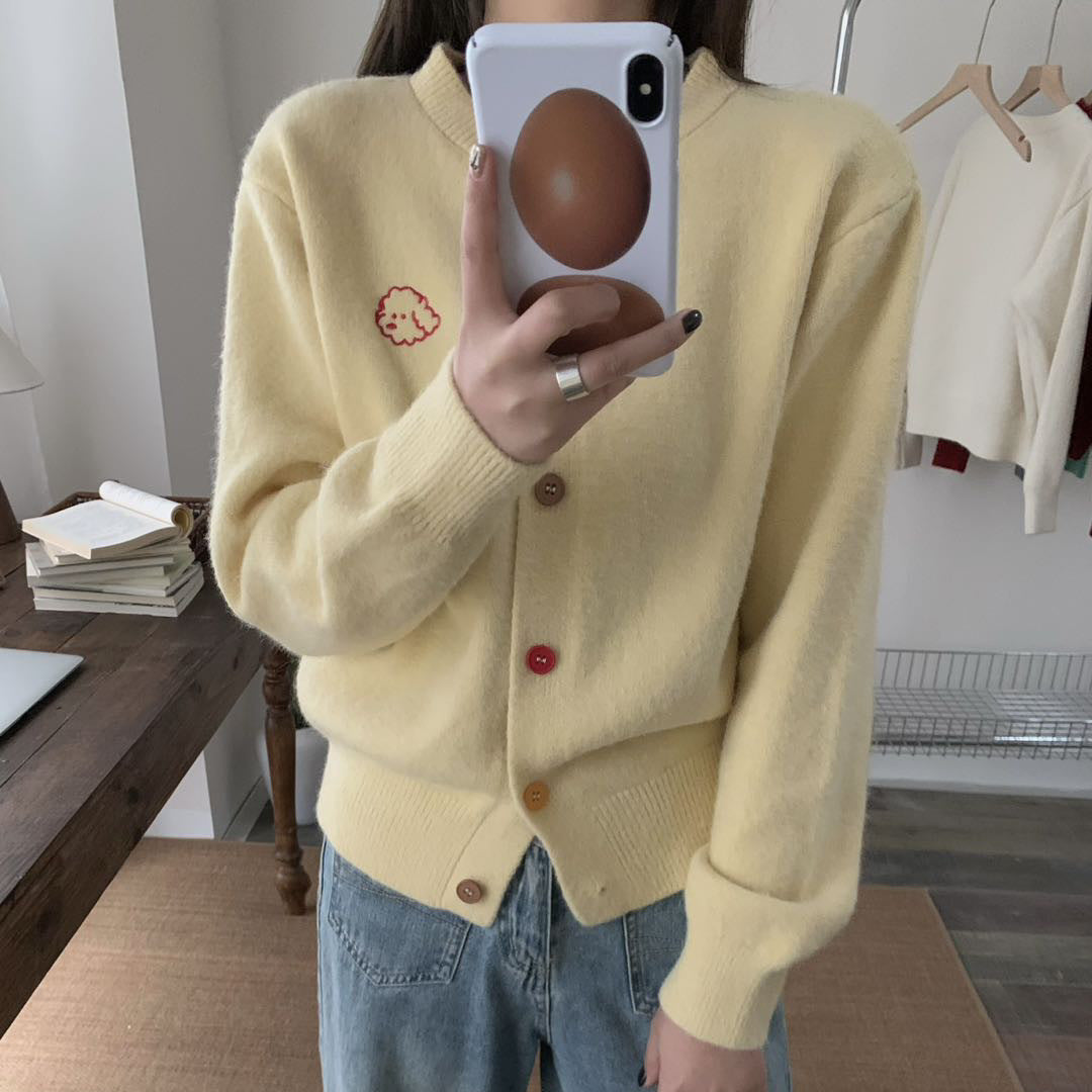 Women's cozy cardigan with buttoned neckline and embroidered motif NOVAE