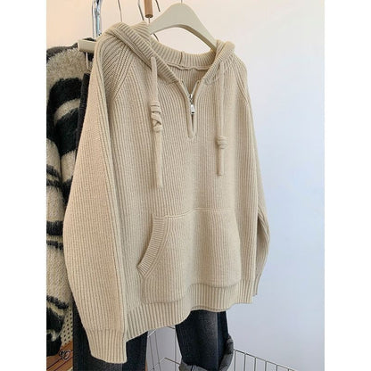 Women's casual hoodie with structured rib design and sensual zipper NOVAE