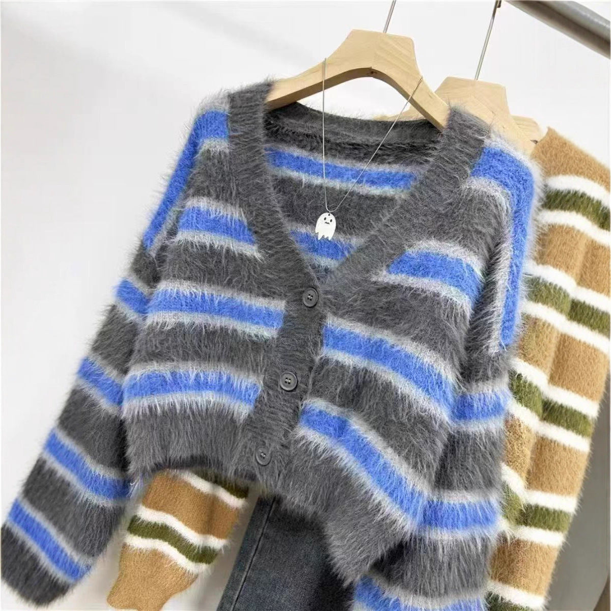 Women's casual cropped cardigan with structured stripe pattern and button details NOVAE