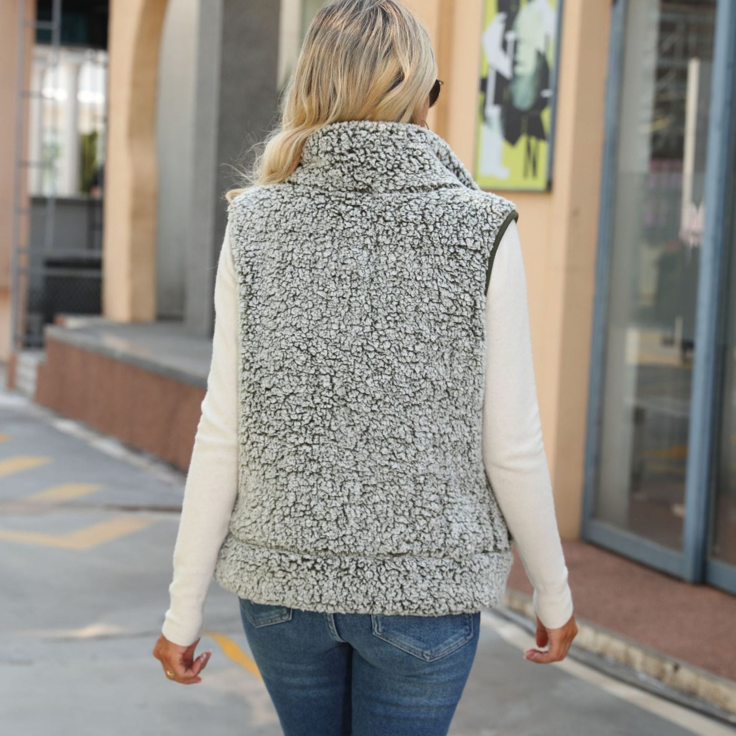Women's Cozy Fleece Vest with High Collar and Practical Pockets NOVAE