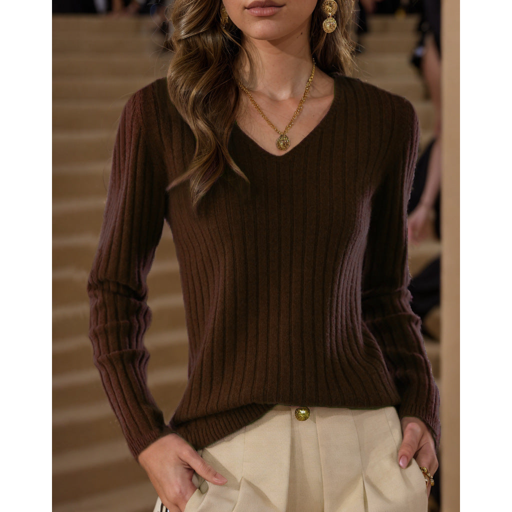 Women's V-neck knit sweater with fine rib knit design NOVAE