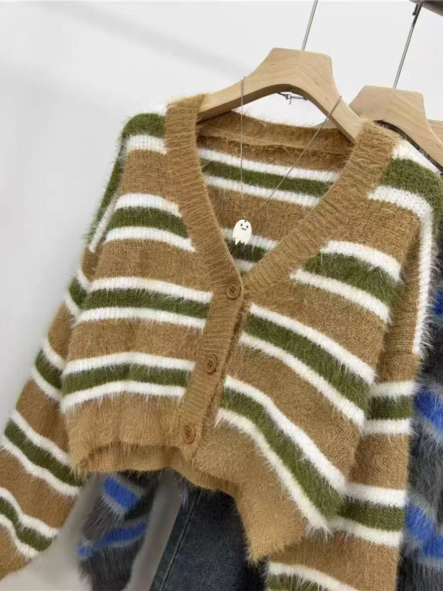 Women's casual cropped cardigan with structured stripe pattern and button details NOVAE