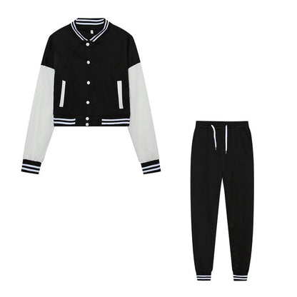 Women's sporty set with cropped jacket and jogging pants in a modern look NOVAE