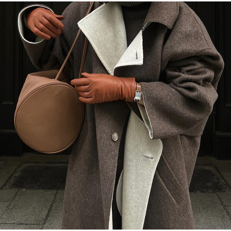 Women's elegant and comfortable wool coat with contrasting collar NOVAE