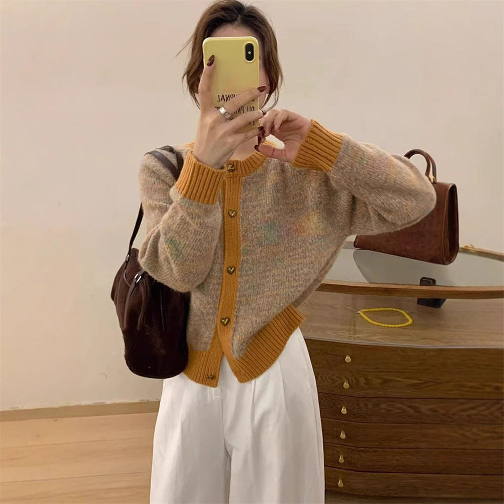 Women's cozy cardigan with heart buttons and contrasting ribbed details NOVAE