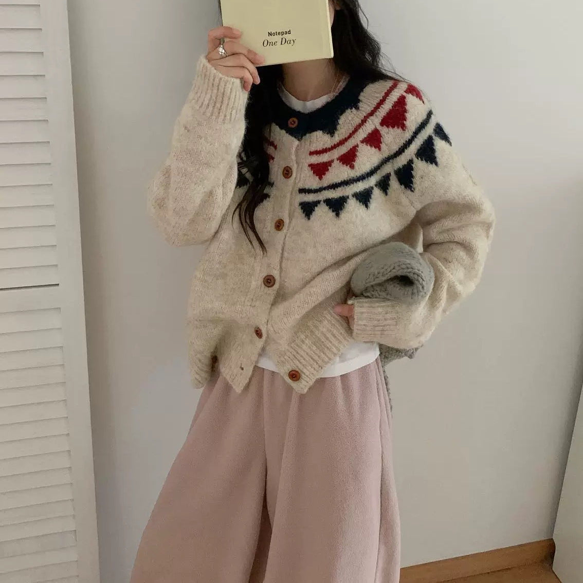 Women's chunky knit cardigan with elaborate color pattern and comfortable button closure NOVAE