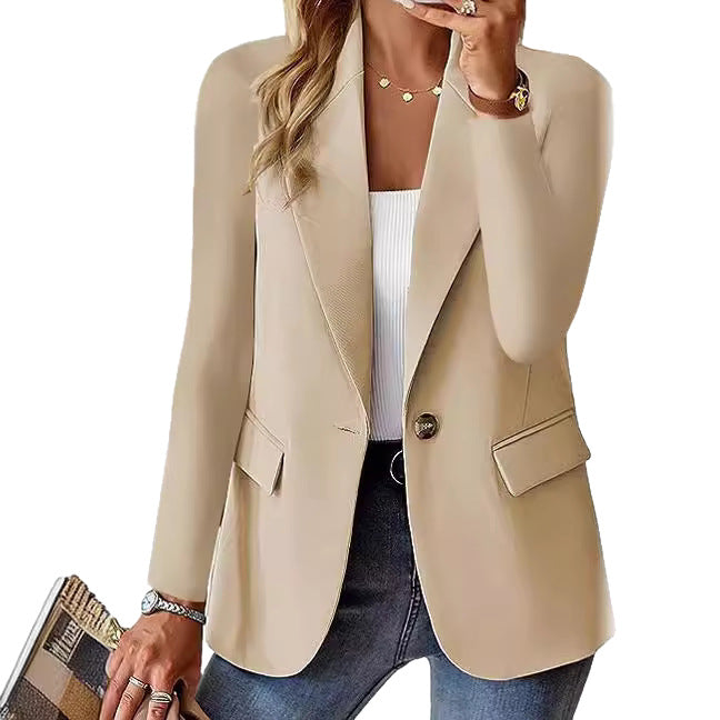 Women's elegant blazer with a tailored cut and practical pockets NOVAE