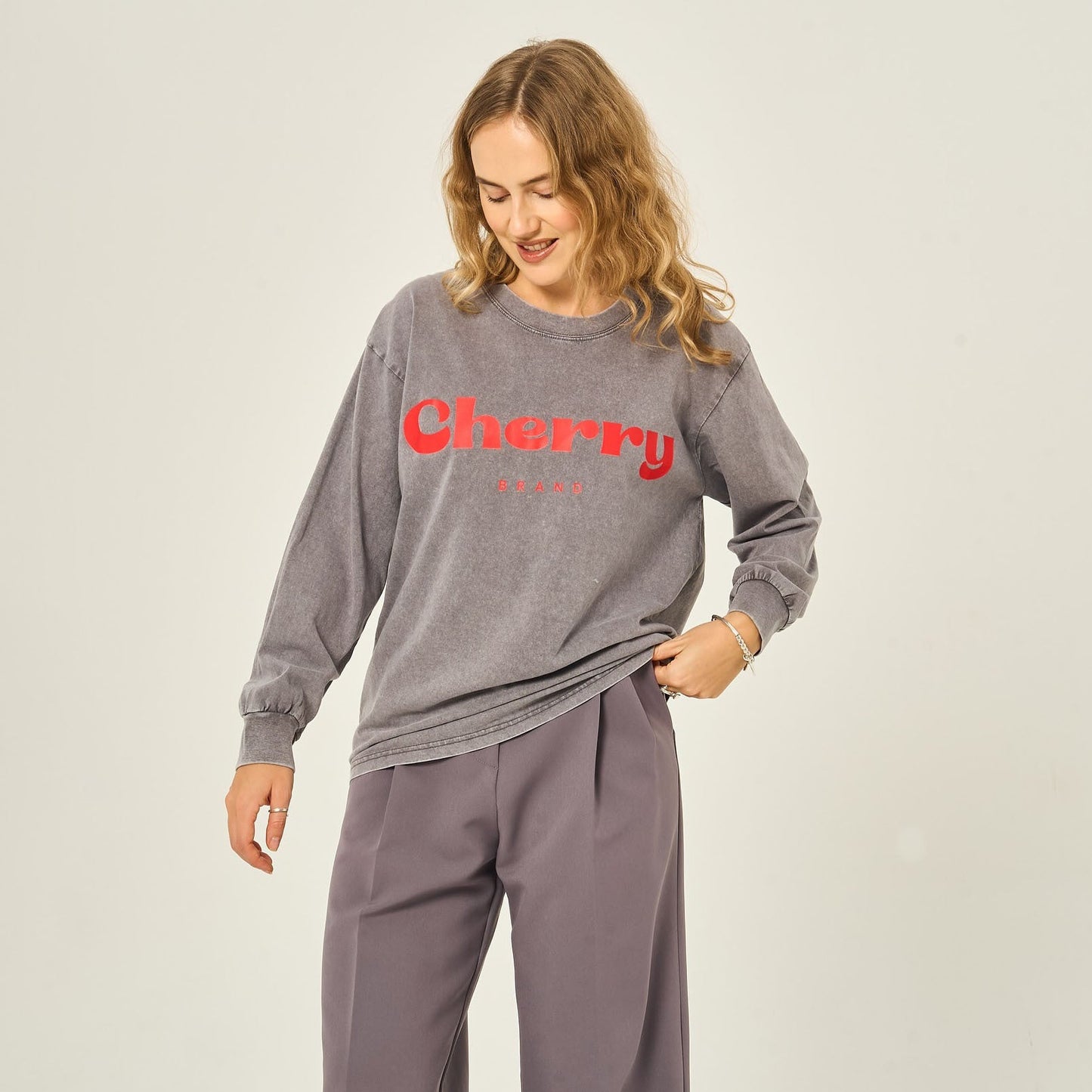 Women's casual sweatshirt with creative lettering and comfortable fit NOVAE