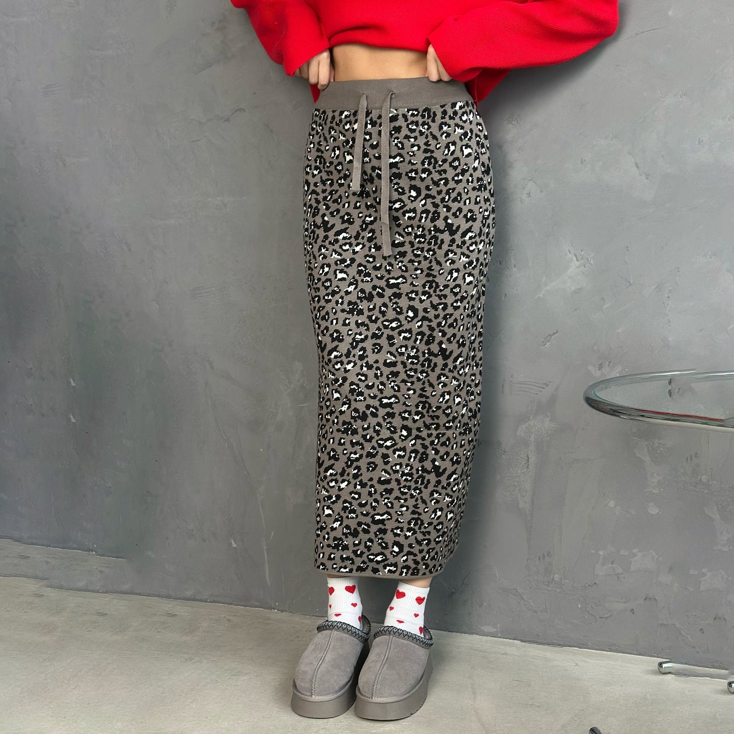 Women's midi skirt with leopard print and slit design NOVAE