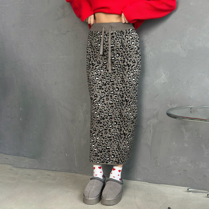 Women's midi skirt with leopard print and slit design NOVAE