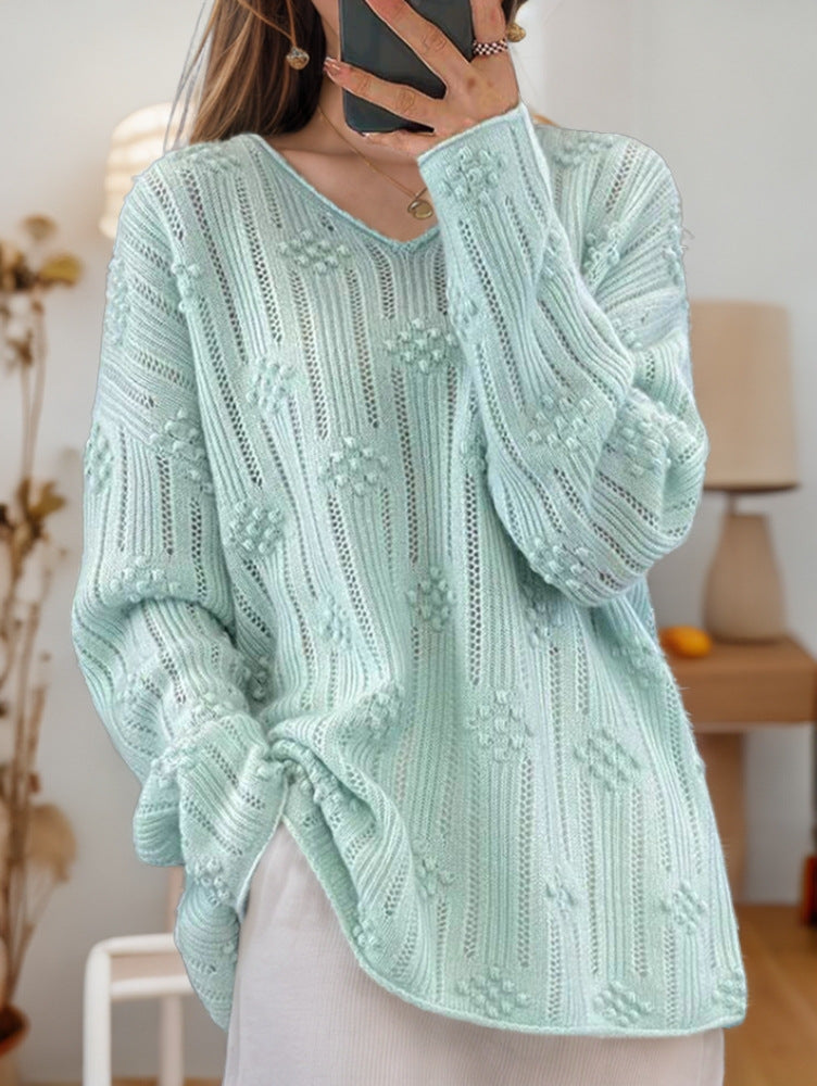 Women's knitted sweater with detailed pattern and V-neck NOVAE