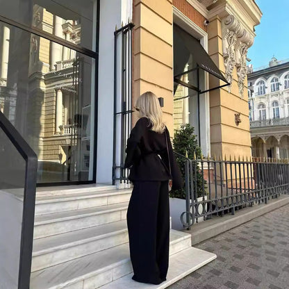 Women's set consisting of a lightweight blazer and wide-leg trousers in a floral design NOVAE