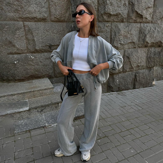 Women's casual two-piece suit with sweatshirt-like top and wide-legged trousers NOVAE