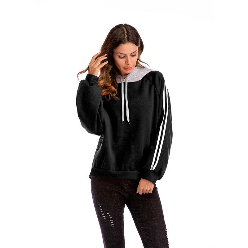 Women's fashionable hoodie with contrasting sleeves and a relaxed fit NOVAE