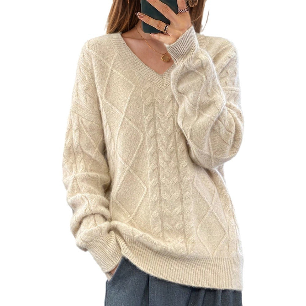 Women's Elegant Knit Sweater with Detailed Cable Pattern NOVAE