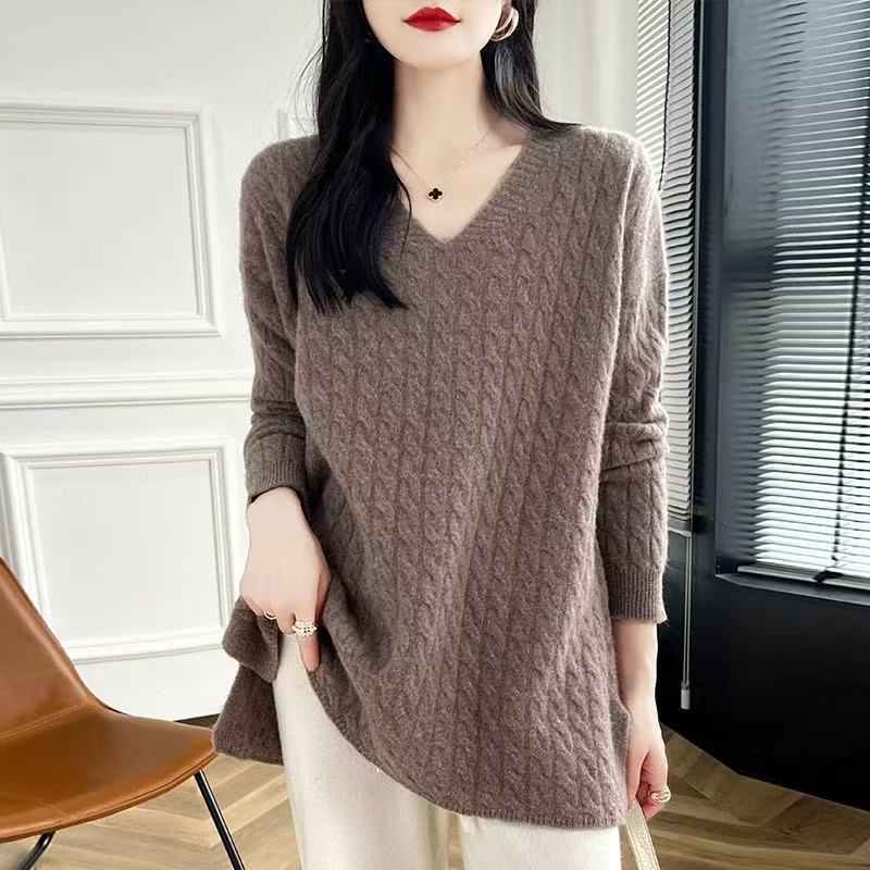 Women's chunky knit sweater with V-neck and relaxed fit NOVAE