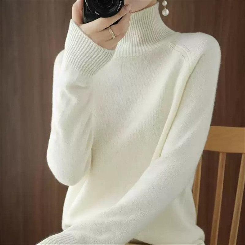 Women's soft roll-neck sweater made of fine merino wool NOVAE