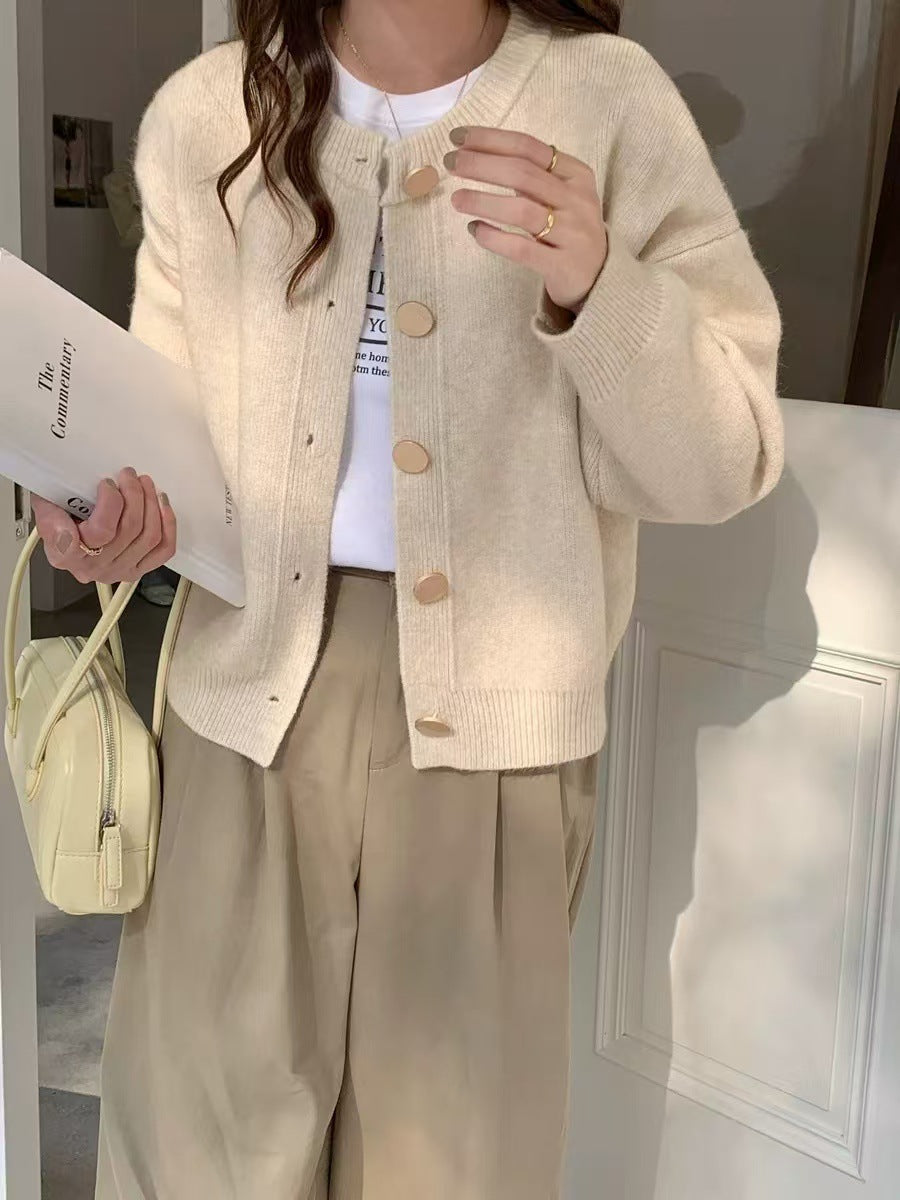 Women's cozy cardigan with large buttons and elegant design NOVAE