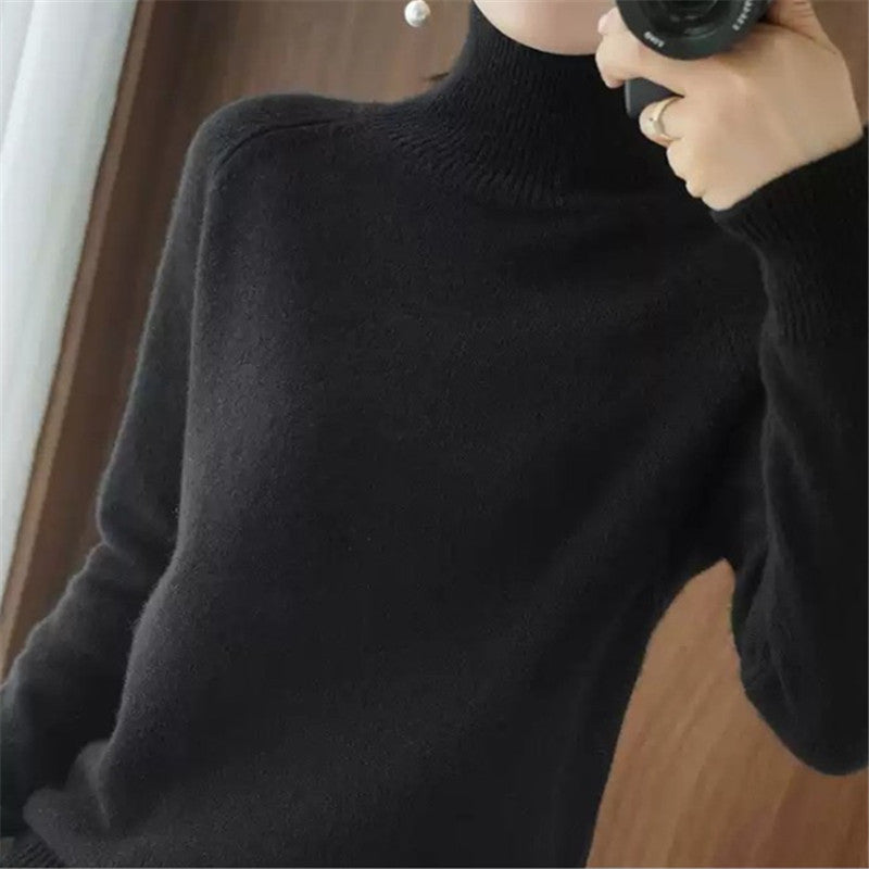 Women's soft roll-neck sweater made of fine merino wool NOVAE