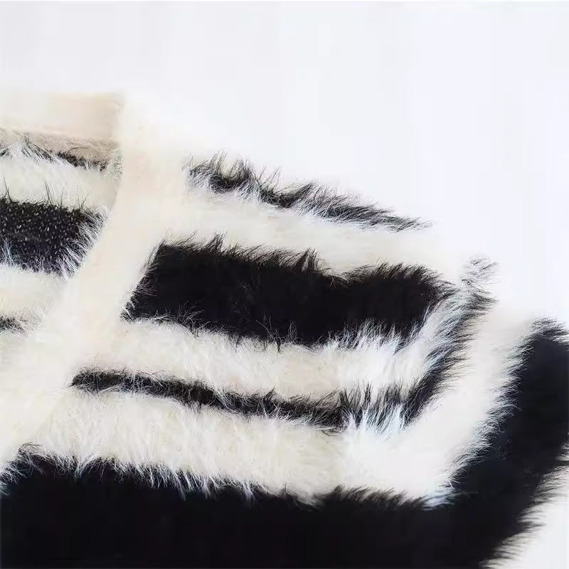 Women's cozy knit cardigan with a modern striped pattern and soft material NOVAE