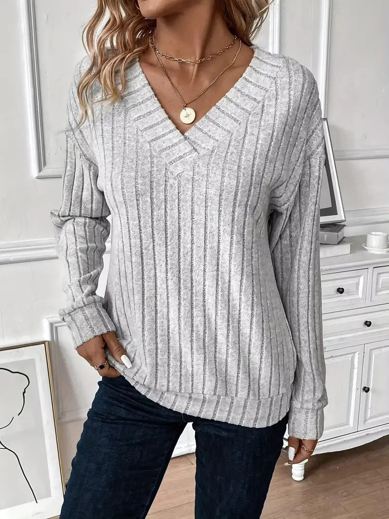 Women's V-neck ribbed knit sweater with a relaxed fit NOVAE
