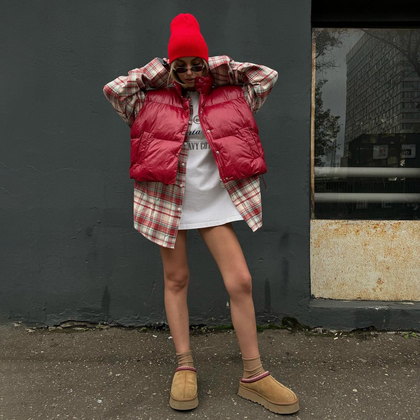 Women's casual vest with high collar and practical zipper NOVAE