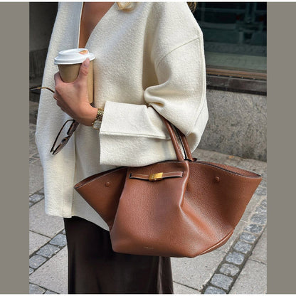 Women's elegant handbag in a minimalist design with high-quality leather workmanship NOVAE