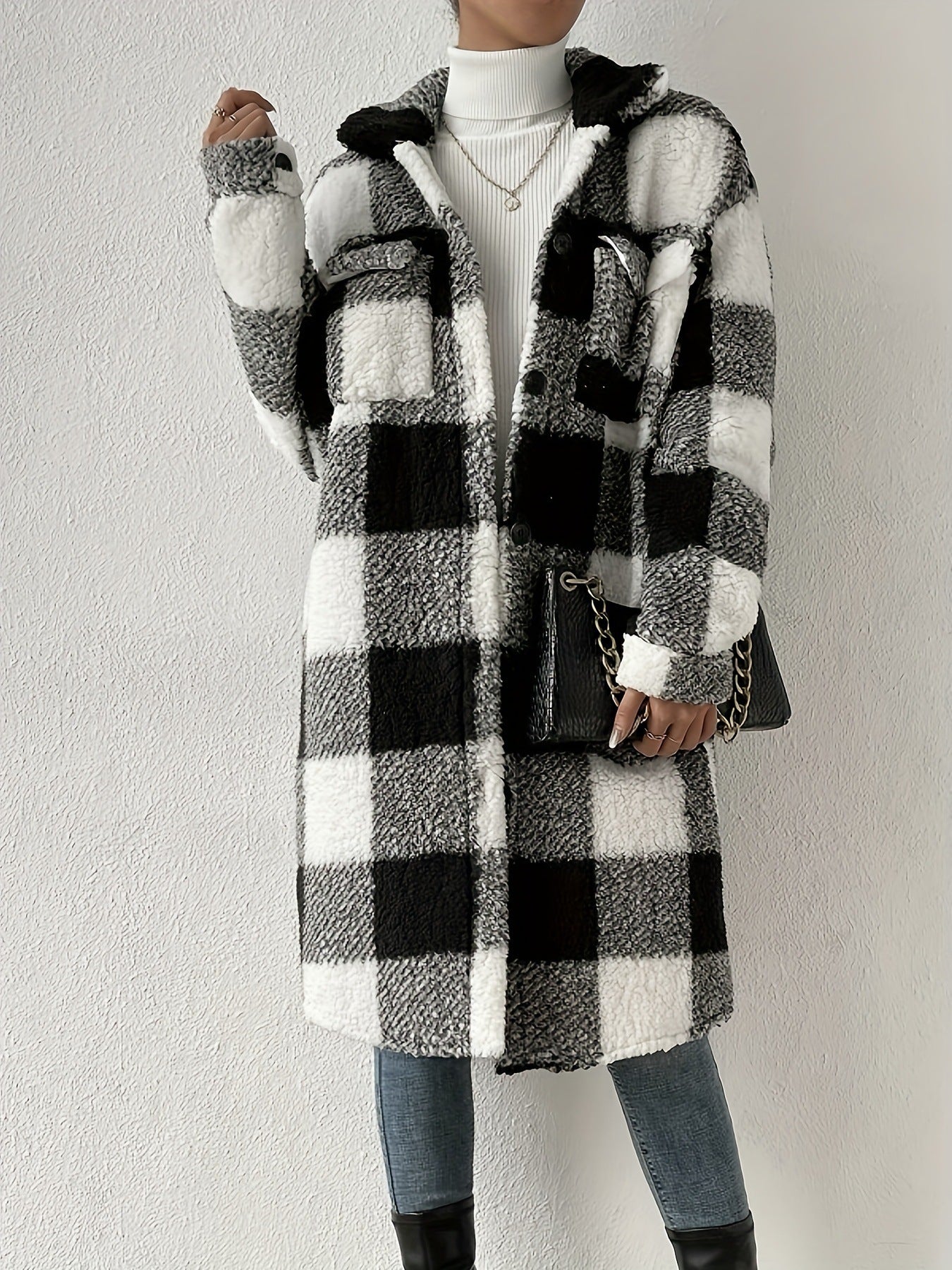 Women's teddy sweater jacket with checkered pattern and practical pockets NOVAE