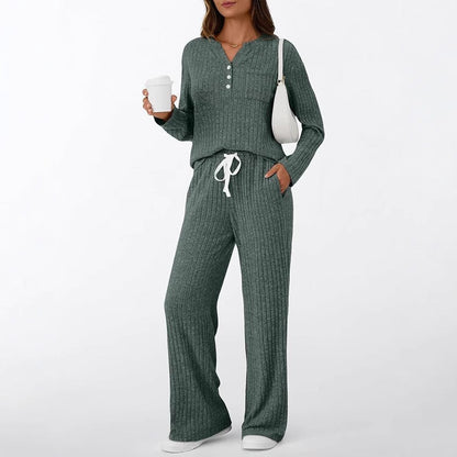 Women's Comfortable Knit Suit with a Relaxed Cut NOVAE
