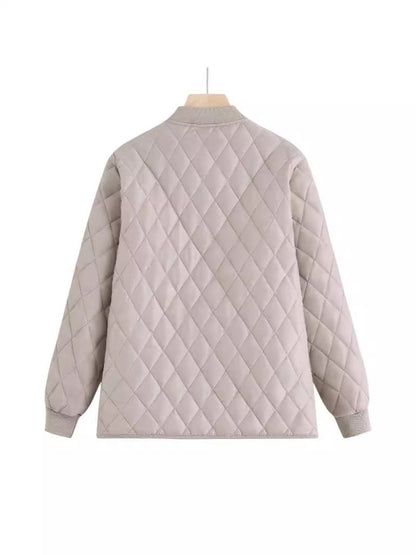 Women's quilted transitional jacket with practical pockets and a modern cut NOVAE