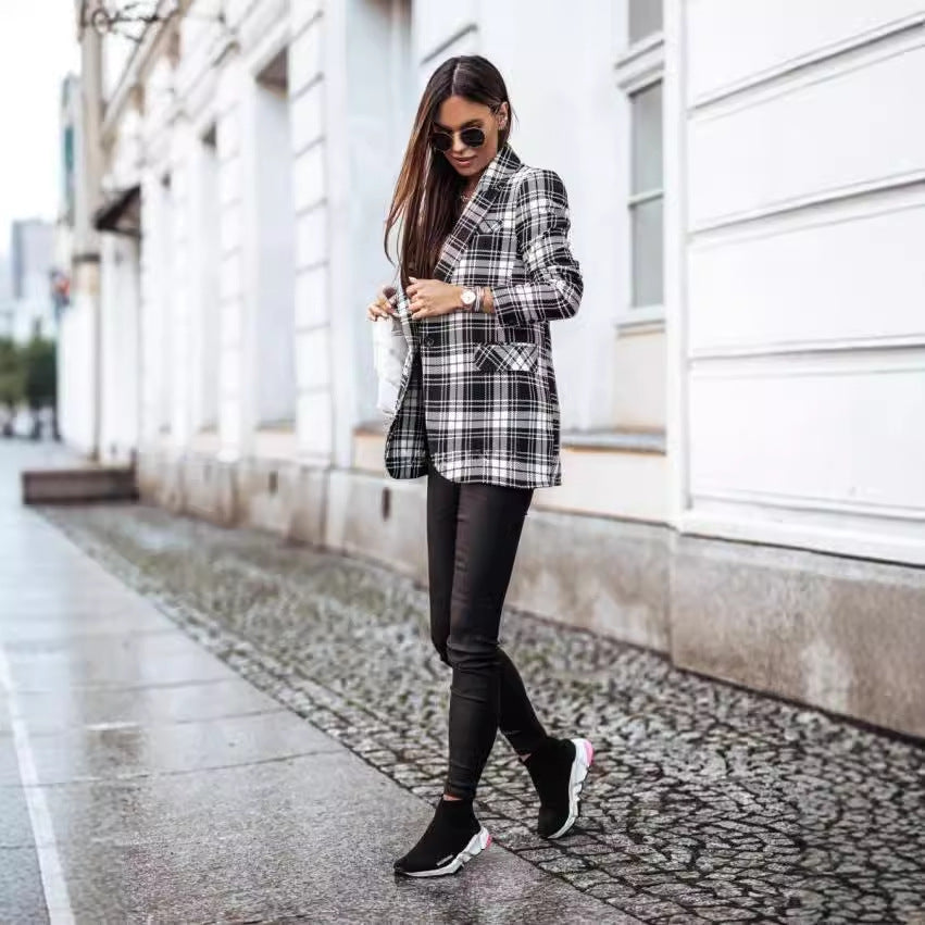 Women's checked blazer with a tailored cut and fashionable details NOVAE